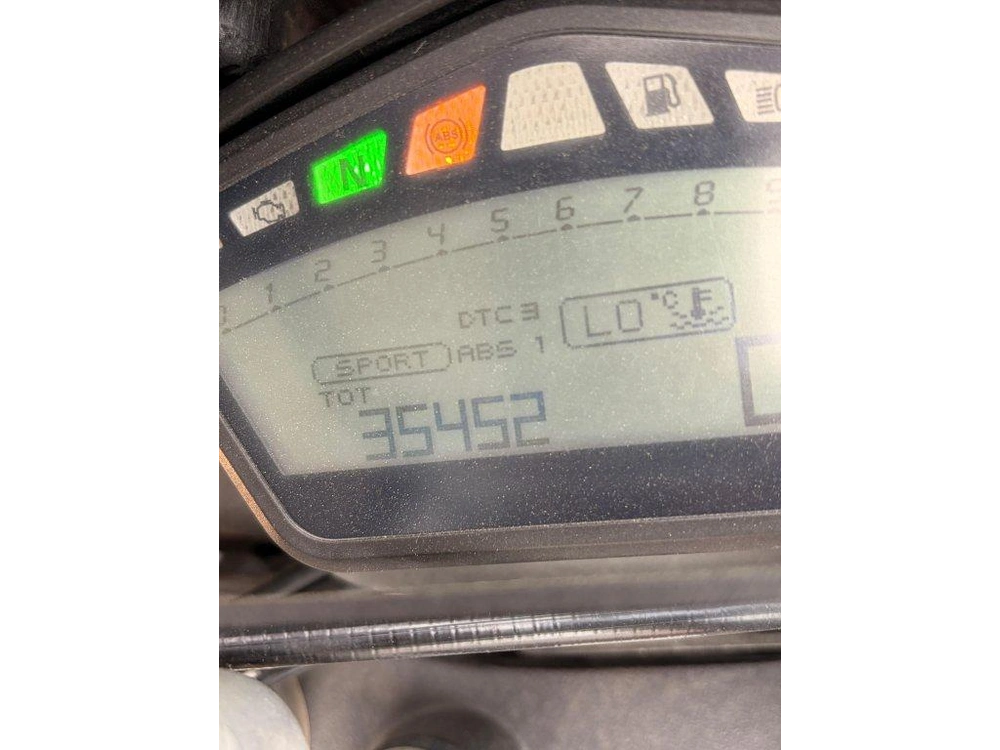 Ducati Hyperstrada 2014 alt