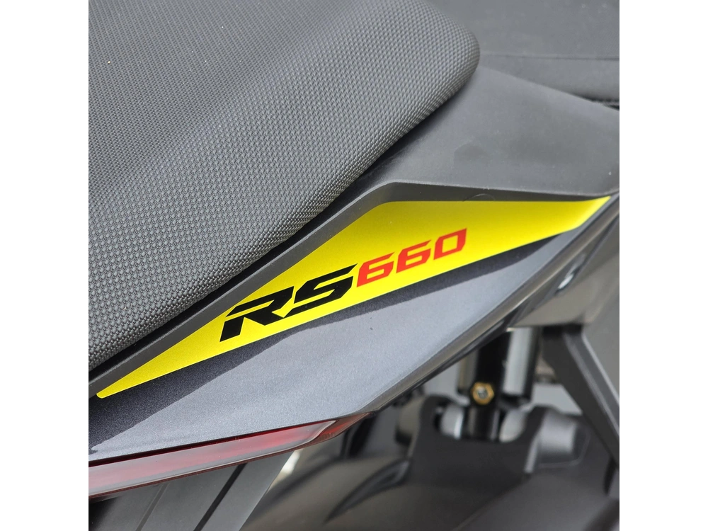 2026 Aprilia Rs 660 alt