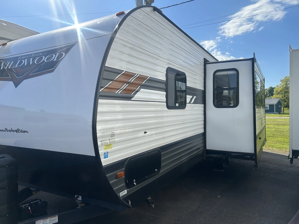 2022 Wildwood 26dbud alt
