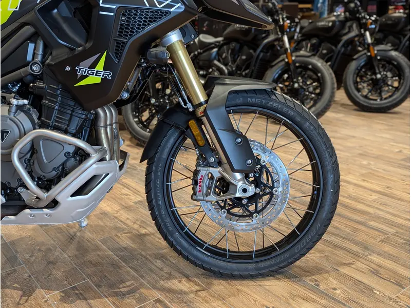 2026 Triumph Tiger 1200 Desert Edition // Satin Granite