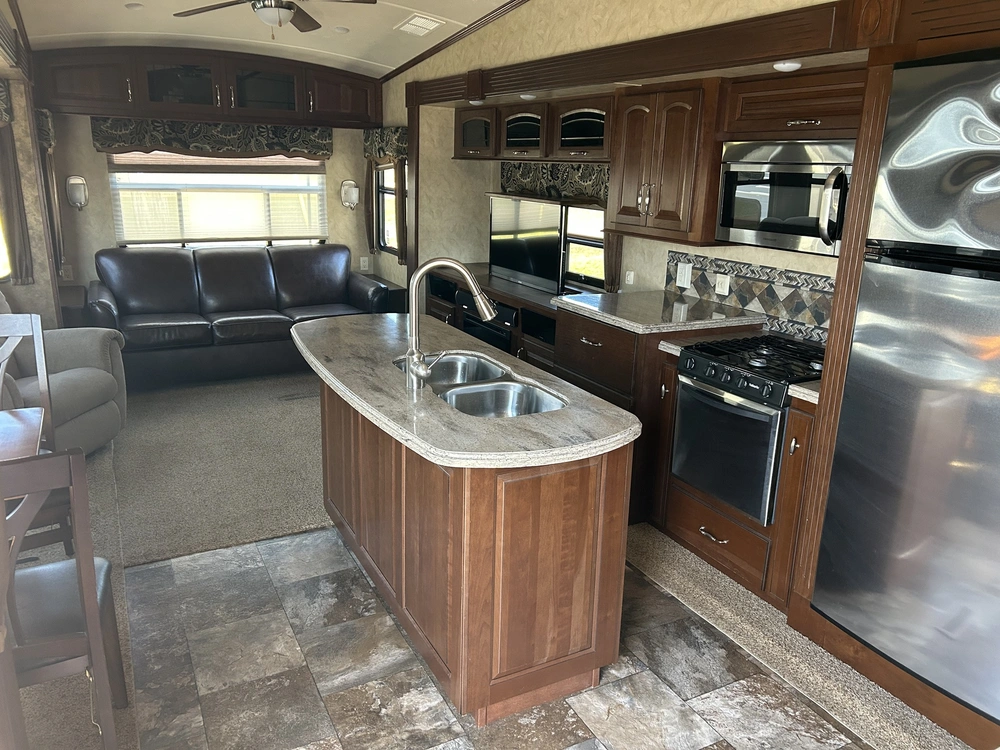 2014 Forest River 36ckts alt