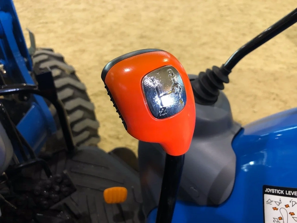 None Ls Tractor Mt242he – 42hp alt