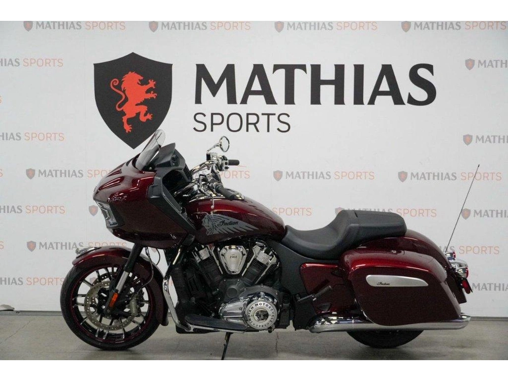2023 Indian Motorcycle Challenger Limited alt