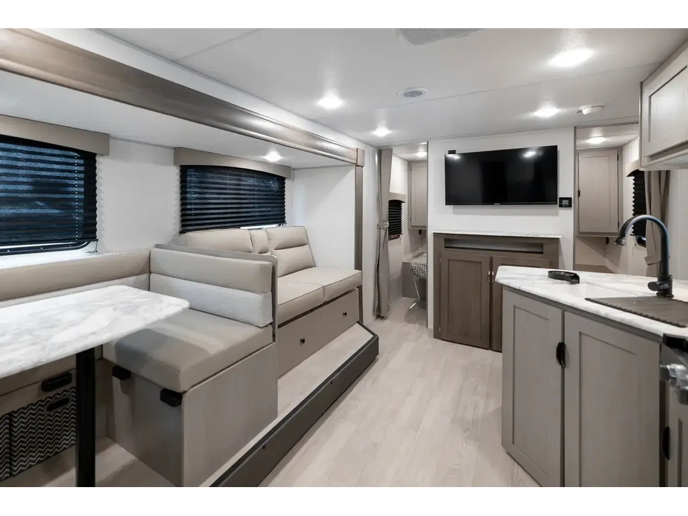 2026 Coachmen Clipper 262dbs alt