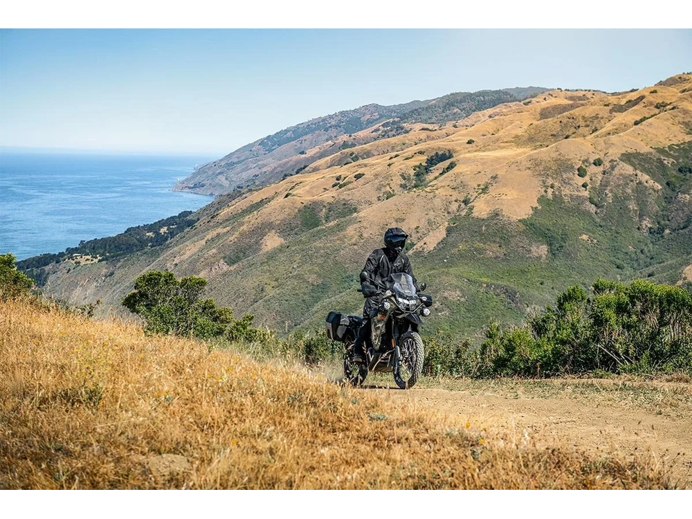 2026 Kawasaki Klr650 Adventure Cypher Camo Beige (matte) / Metallic Matte Carbon Gray alt