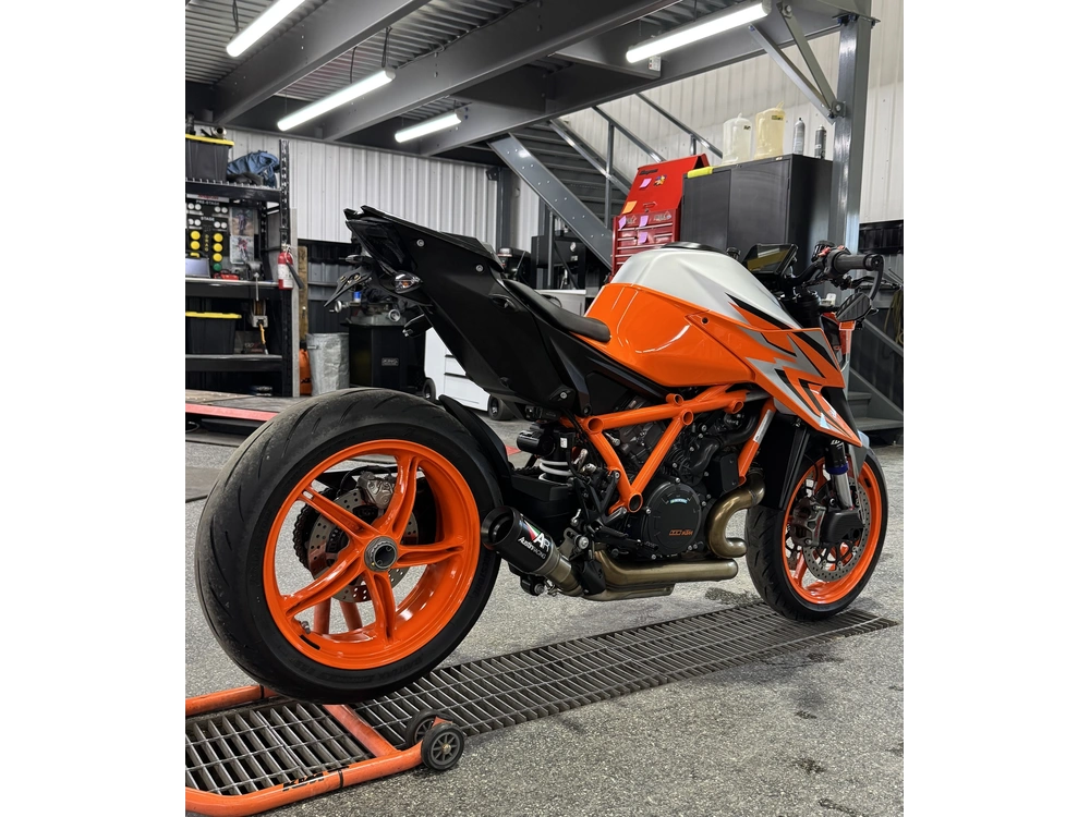 Ktm 1290 Superduke Evo R 2023 alt