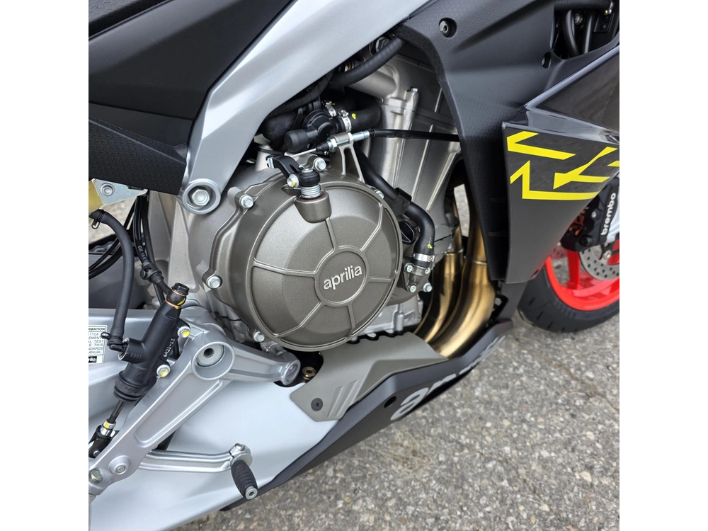 2026 Aprilia Rs 660 alt