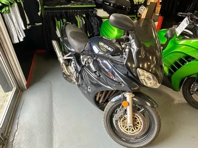 2004 Suzuki Bandit 1200s alt