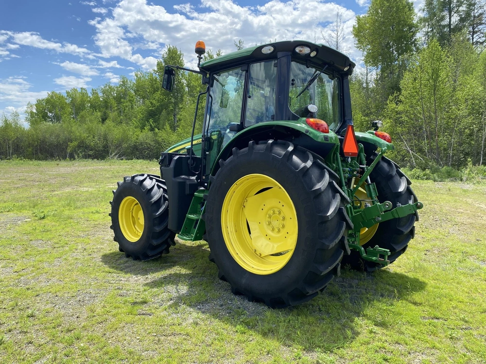 John Deere 6110m 2024 alt