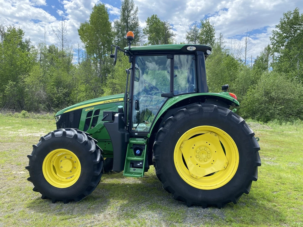 John Deere 6110m 2024 alt