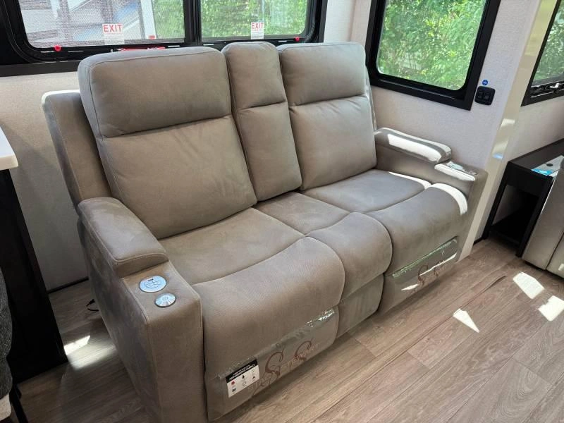 Jayco Pinnacle 32rlts 2027 alt