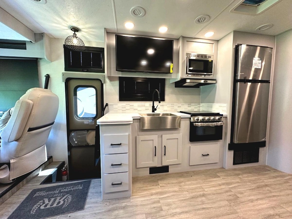 Coachmen Pursuit 31es 2024 alt