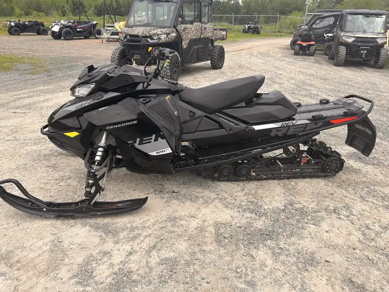 Ski-Doo Renegade 850 2019