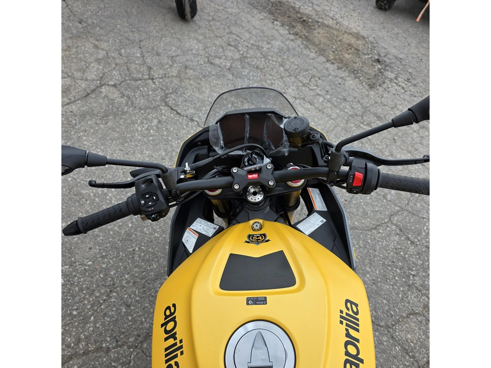 2026 Aprilia Tuono V4 alt