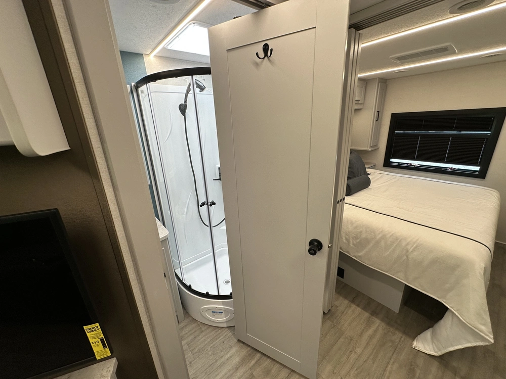 Coachmen Mirada 32ls 2024 alt