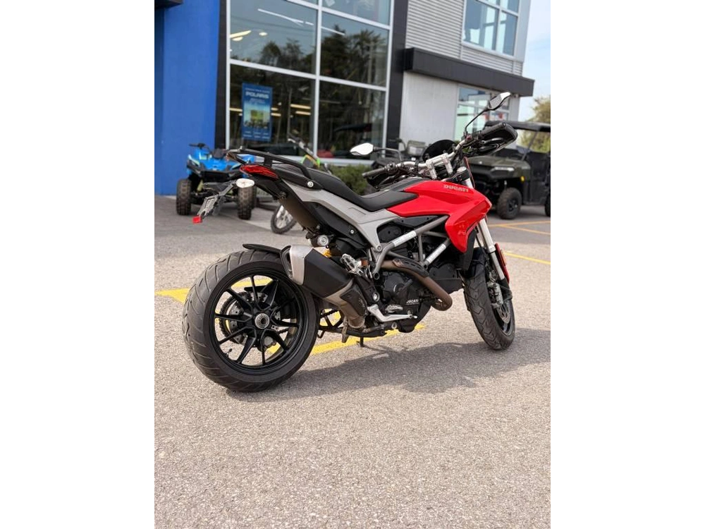 Ducati Hyperstrada 2014 alt