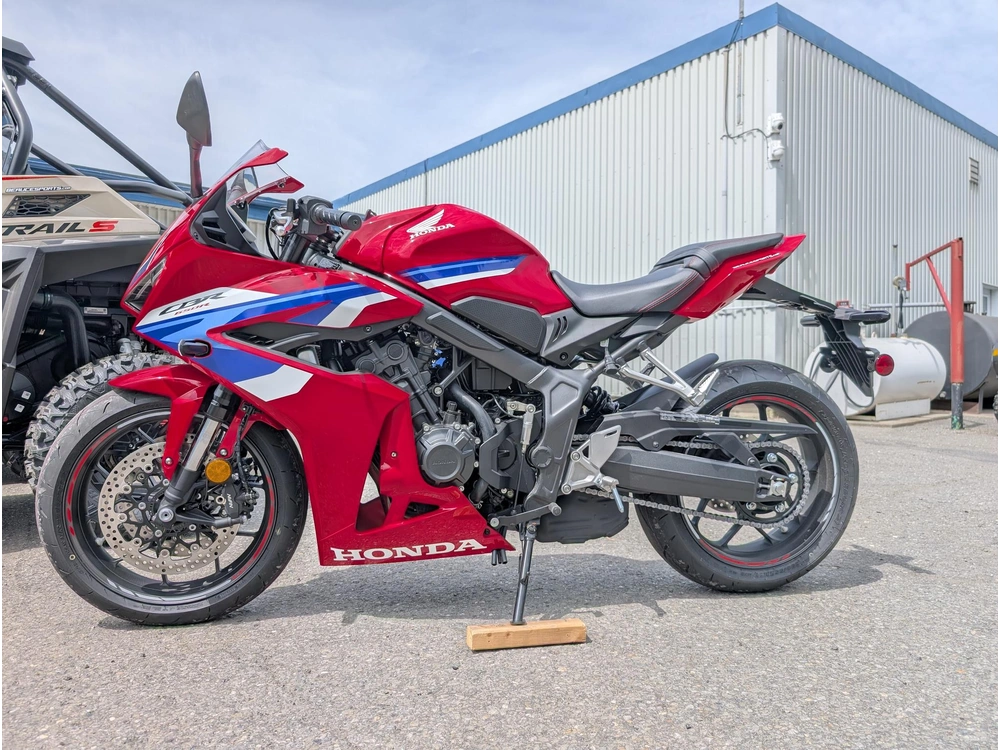 2026 Honda Cbr650ract 🎯 Moto Sport 4 Cylindres Polyvalente Facile R7 Rs660 Gsx8r Performance Route 🟢 alt