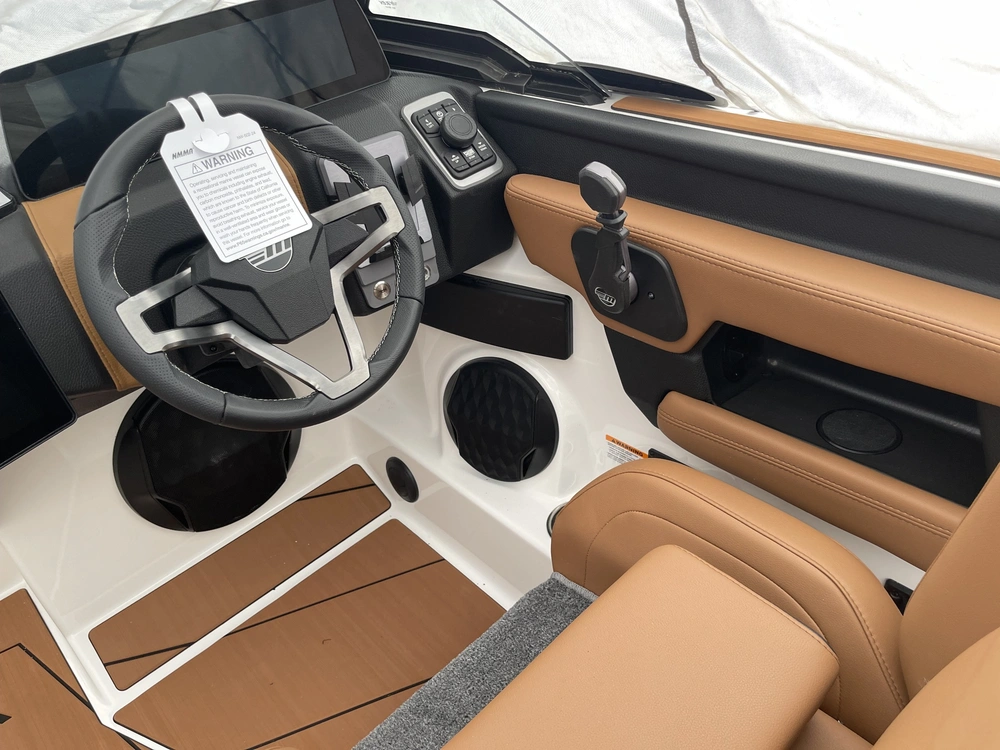 2026 Malibu 21 Lx alt