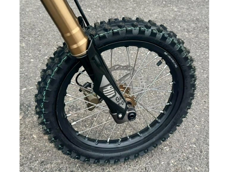 2026 Surron Hyper Bee 100% Électrique Avec 8,000 Watts alt