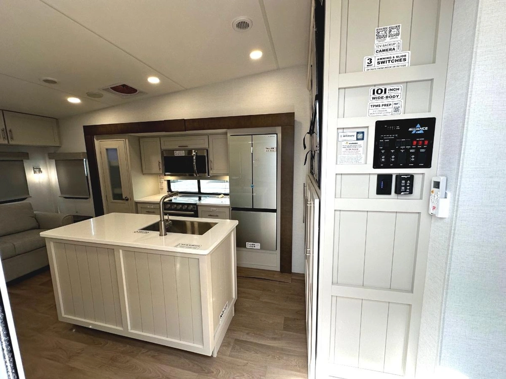 2026 Alliance Rv Avenue 25rl alt