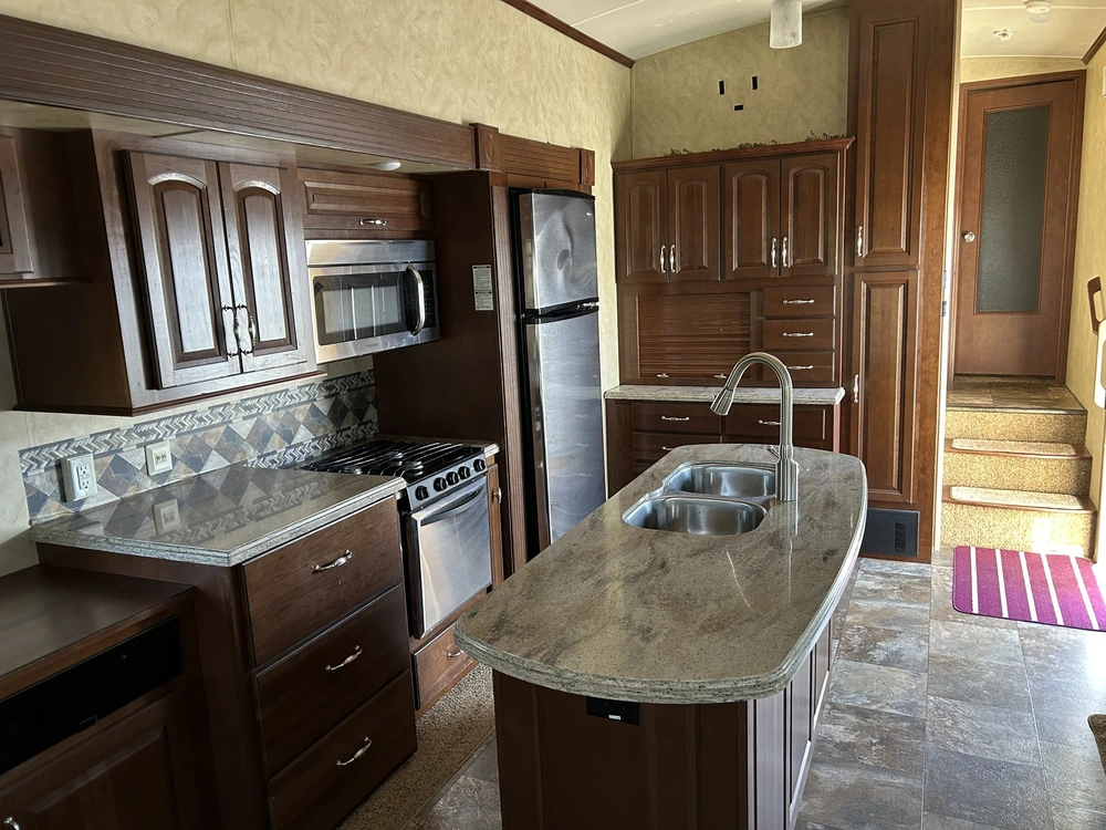 2014 Forest River 36ckts alt