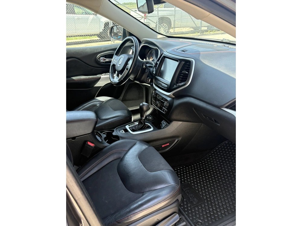 2018 Jeep Cherokee Trailhawk alt