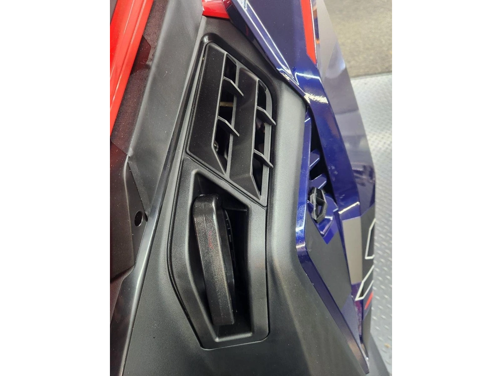 Polaris 9r Indy Xcr 128 2025 alt