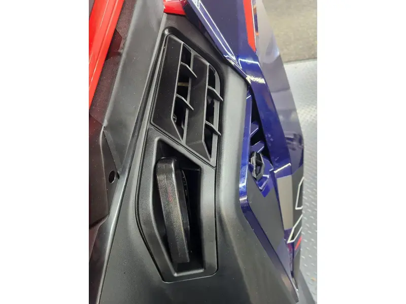 Polaris 9R INDY XCR 128 2025