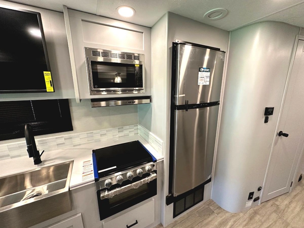 Coachmen Pursuit 31es 2024 alt