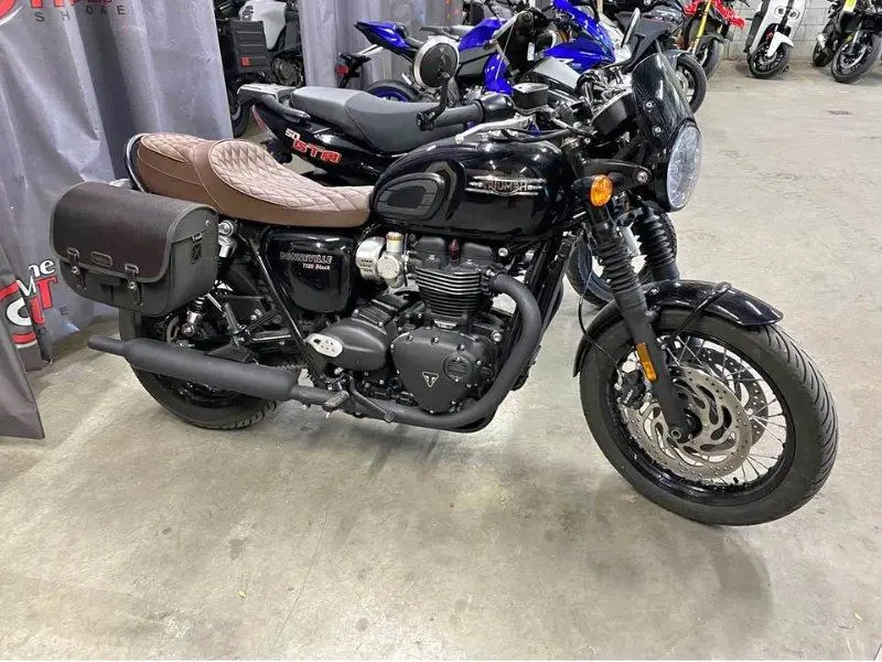 Triumph BONNEVILLE T120 BLAC 2025