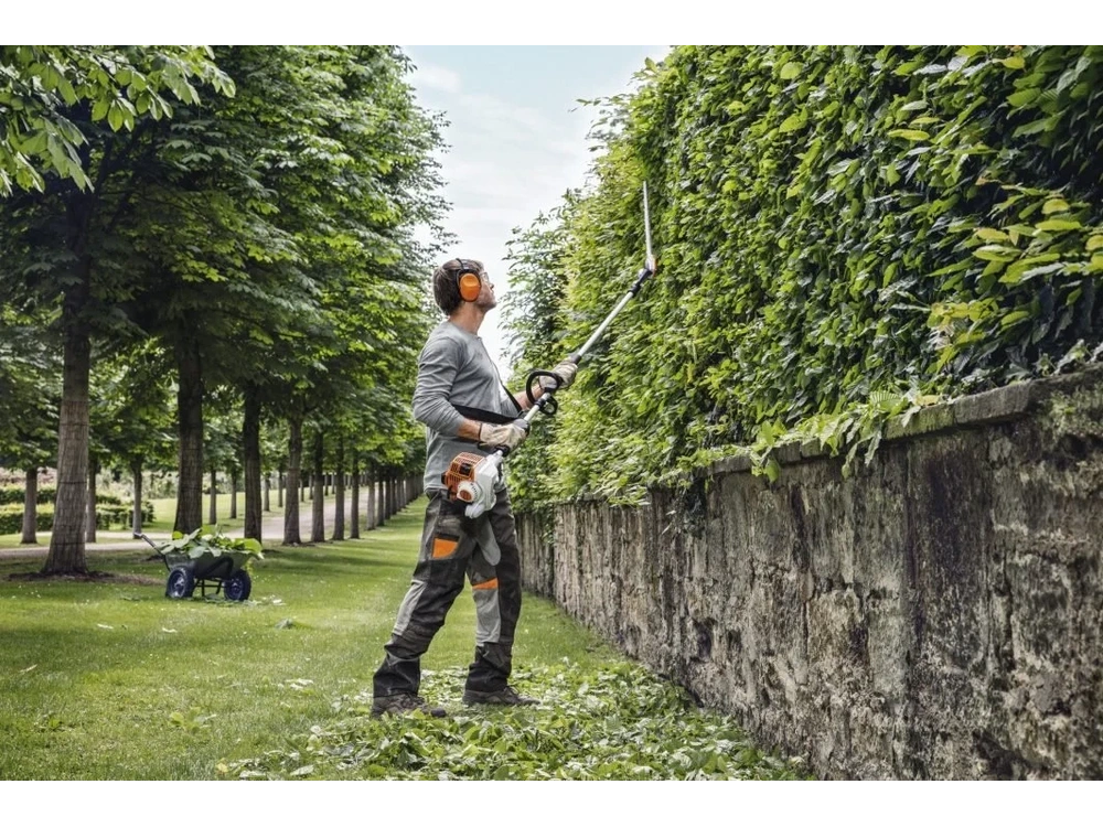 2026 Stihl Hl 94 Long Reach Hedge Trimmer alt