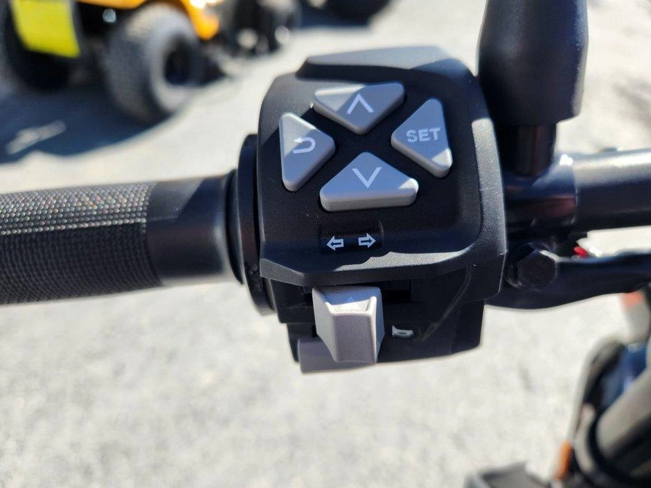 Ktm Duke 390 2022 alt