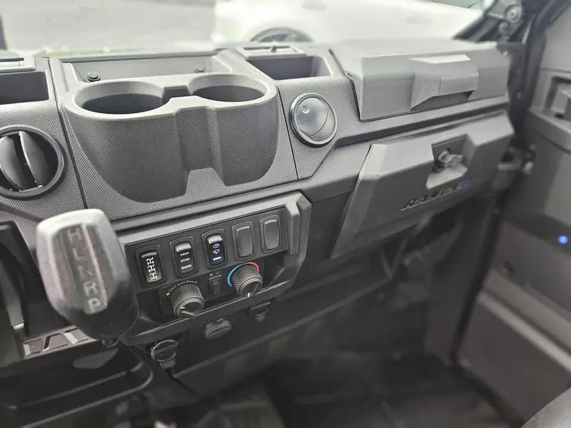 2027 Polaris RANGER XP 1000 CABINE
