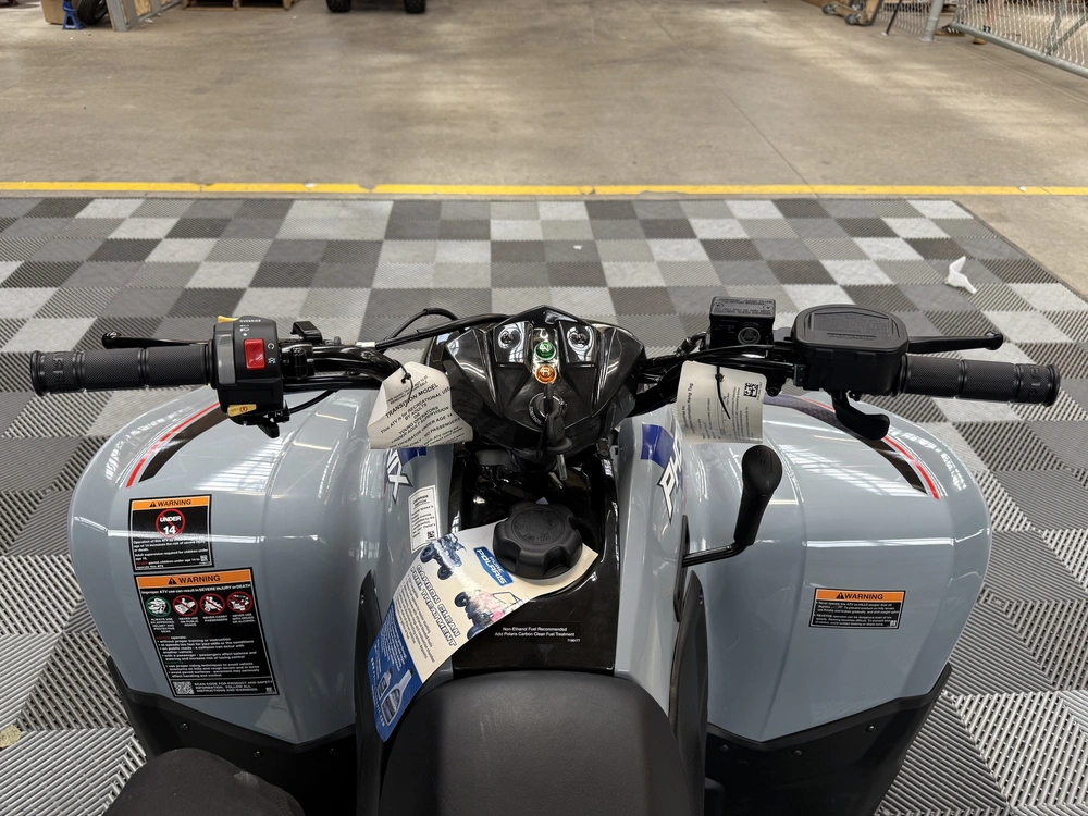 2026 Polaris Phoenix 200 alt