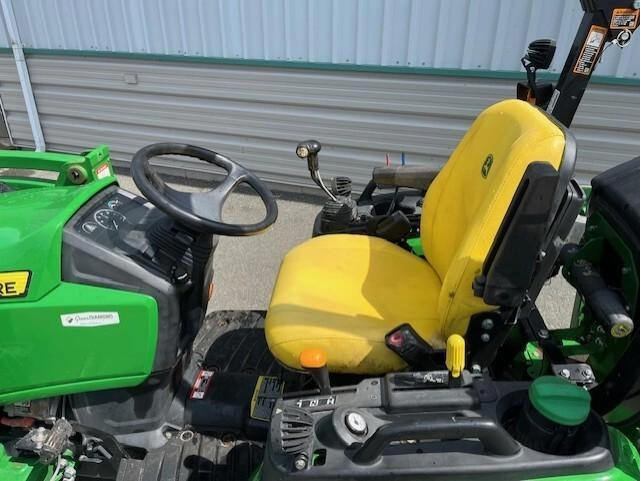 2021 John Deere 2025r alt