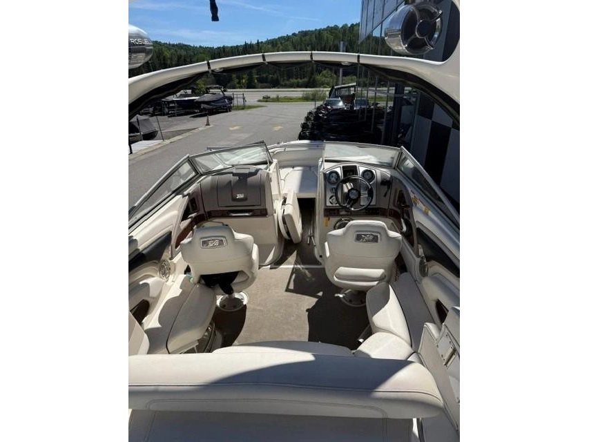 2009 Larson Lxi 238 alt