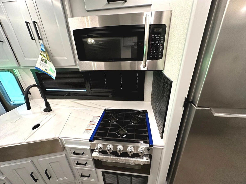 Coachmen Mirada 32ls 2024 alt