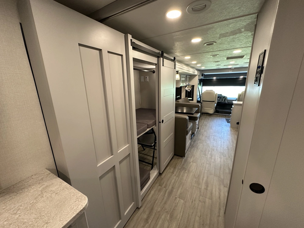 Coachmen Pursuit 31es 2024 alt