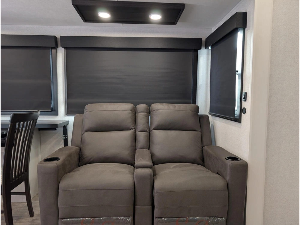 Jayco Eagle 335lsts 2027 alt