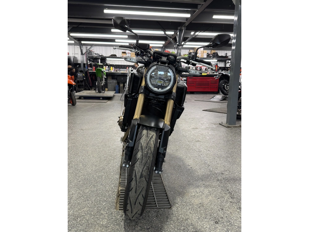 2021 Honda Cb650r alt