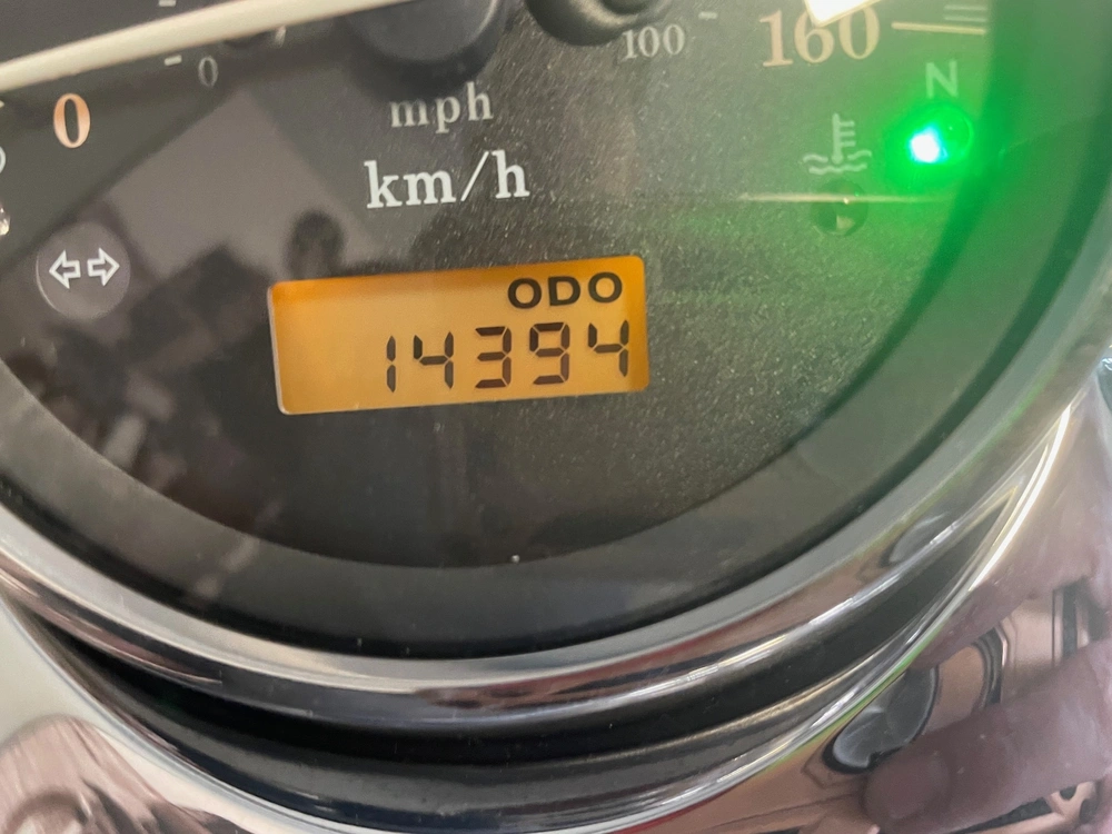 2006 Honda Shadow 750 - Silver alt