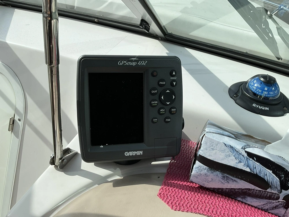 2006 Four Winns 255 Sundowner alt
