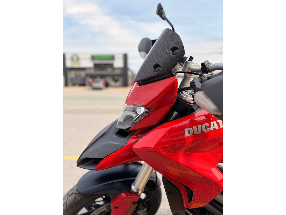 Ducati Hyperstrada 2014 alt