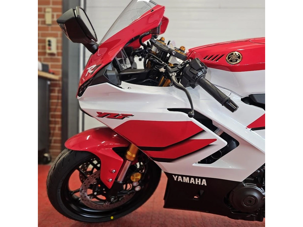 2026 Yamaha Yzf-r7 alt