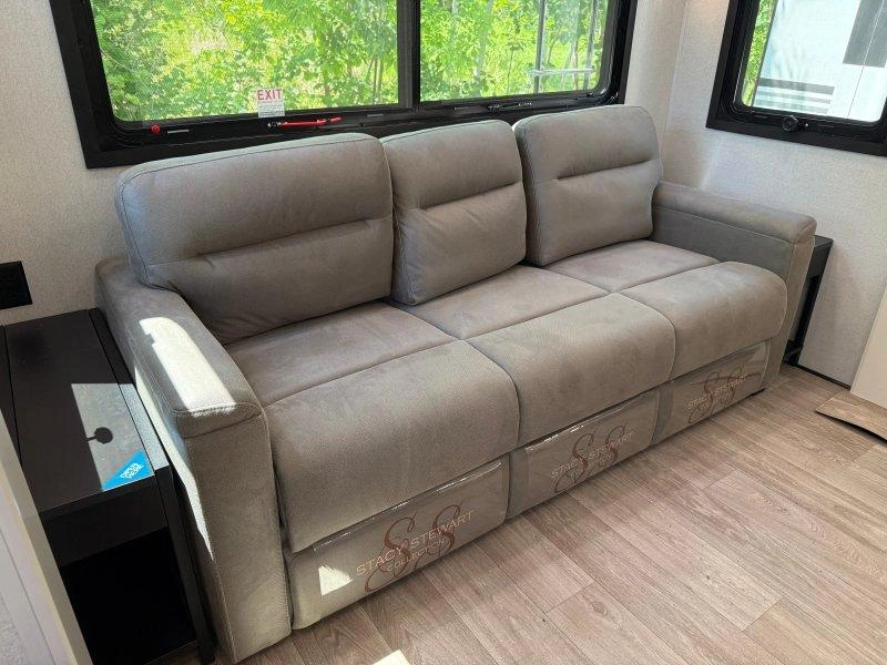 Jayco Pinnacle 32rlts 2027 alt