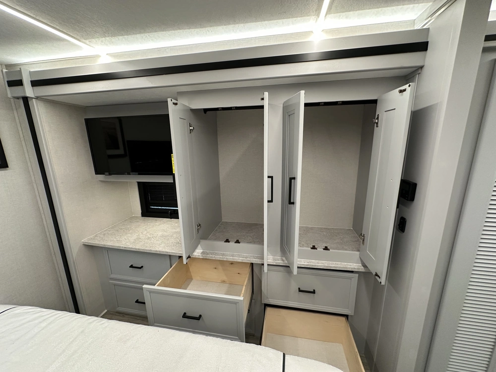 Coachmen Mirada 32ls 2024 alt