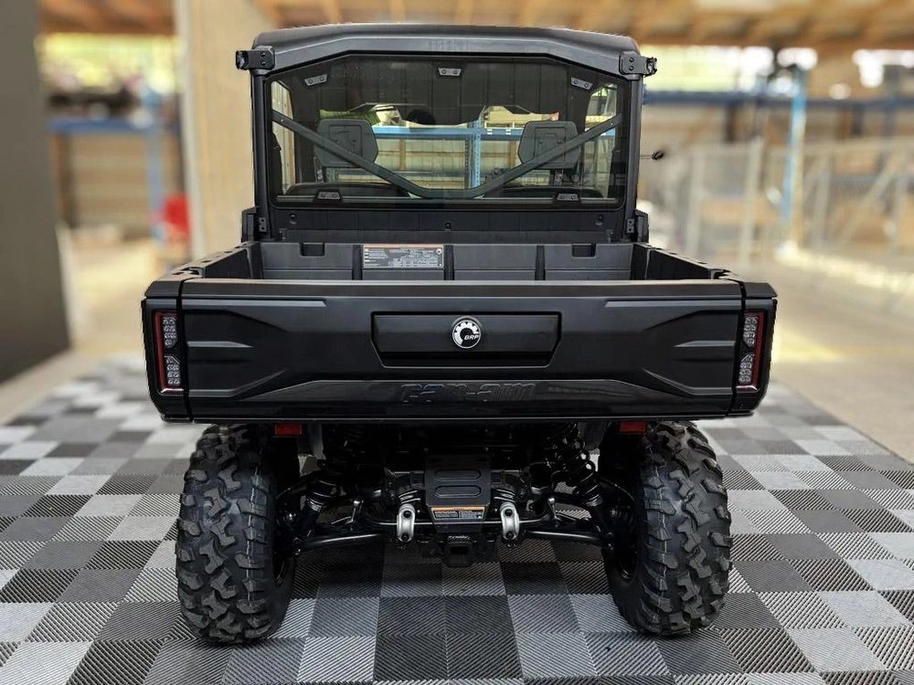 2026 Can-am Defender Xt Cab Hd11 W/10.25 Infotainment alt