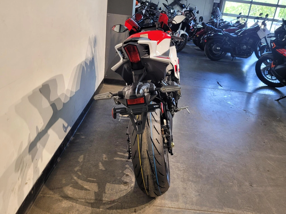 2026 Yamaha Yzf-r9 70e Anniversaire *à Partir De 3.99%💳 alt