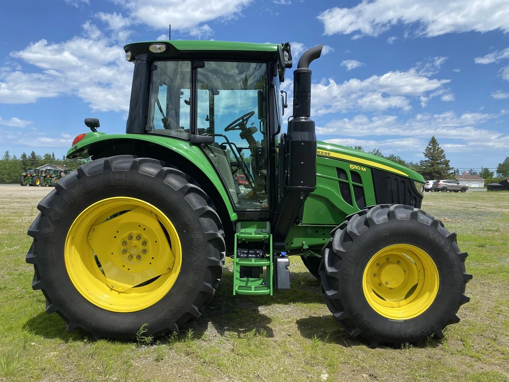 John Deere 6110m 2024 alt