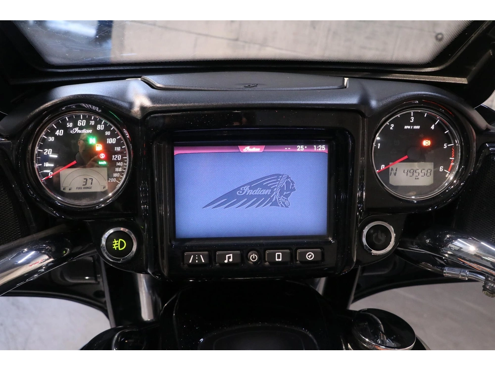 Indian Motorcycle Chieftain Limited 2018 alt